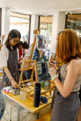 Kursangebot im Atelier Alena Steinlechner, 67433 Neustadt an der Weinstraße. Malkurse, Zeichnen und Teamwork können für Gruppen bis zu 40 Teilnehmern gebucht werden. Due Kursinhalte werden vorab besprochen. Auch mehrsprachige Herausforderungen nehmen wir gerne an.