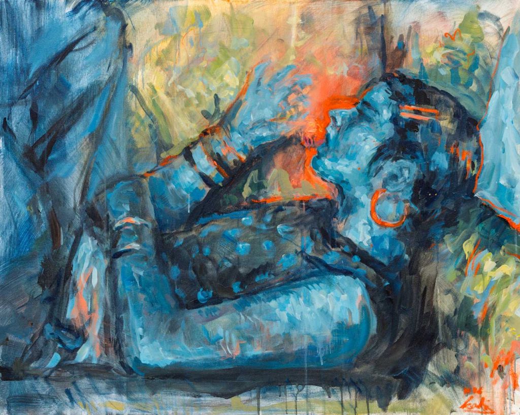 Expressives Gemälde eines Mädchens, das auf einem Sofa sitzt und eine Erdbeere isst; dominierende Blau- und Türkistöne werden von leuchtenden Orange- und Rottönen kontrastiert.
